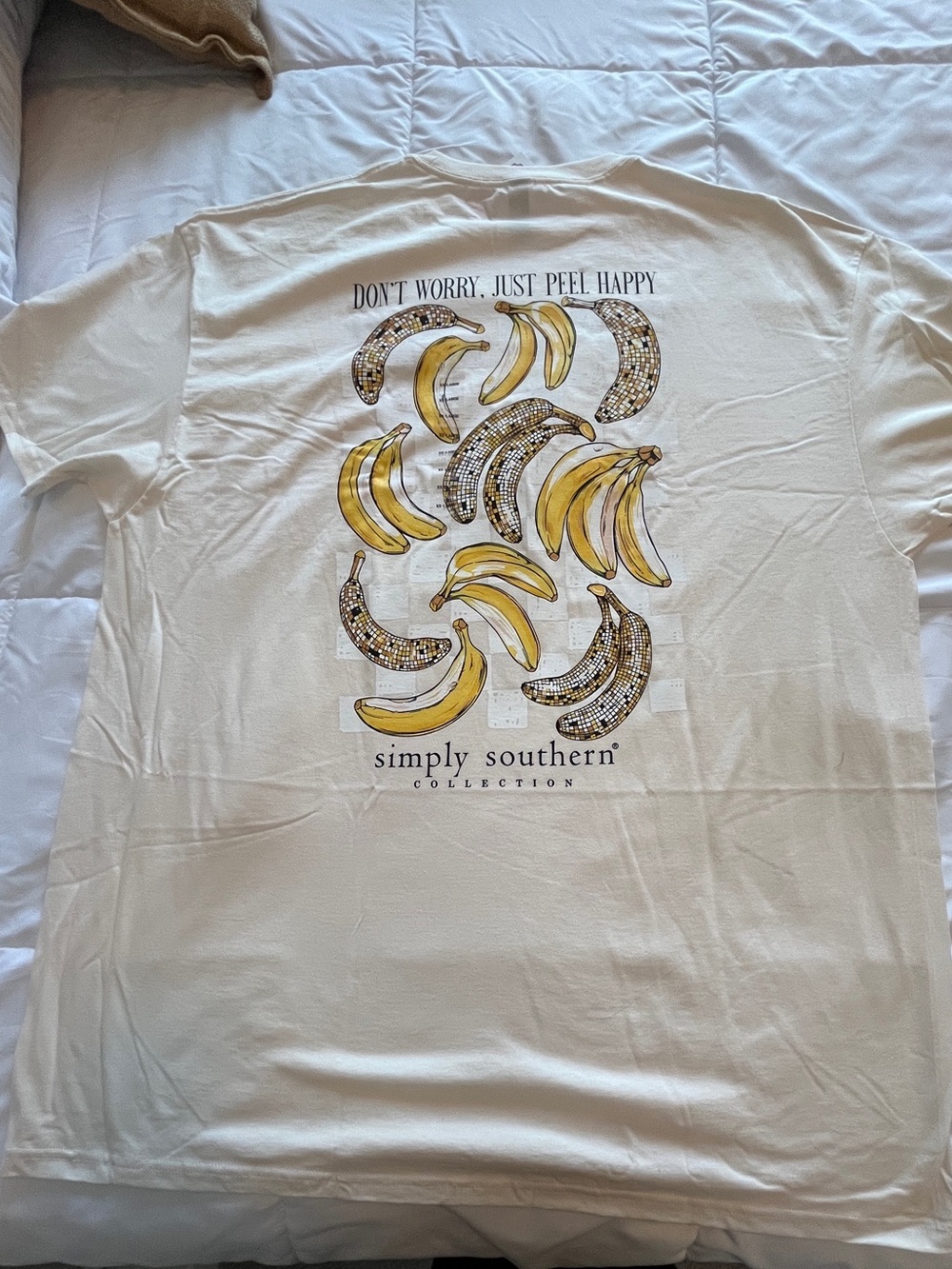 Simply Southern “Don’t Worry, Just Peel Happy”Cream. Size XXLarge